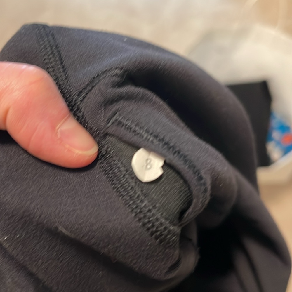 Lululemon Size 8 Black Cropped Basic Leggings - image 4